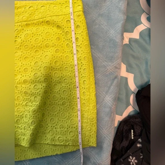 Crown & Ivy Lime Eyelet Shorts - Picture 6 of 6